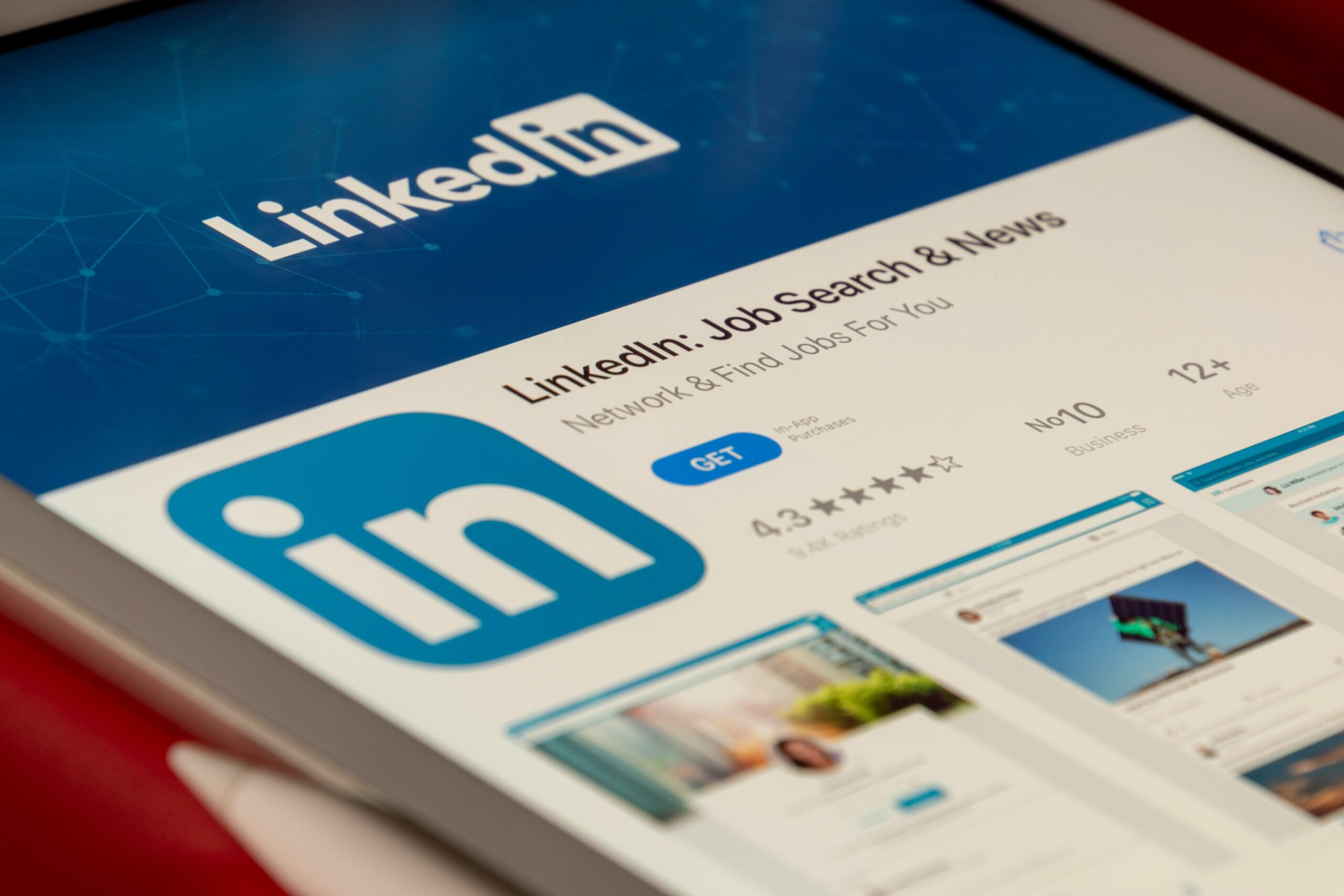 Mastering LinkedIn: Simple Tactics Lawyers Can Leverage to Grow Their Presence